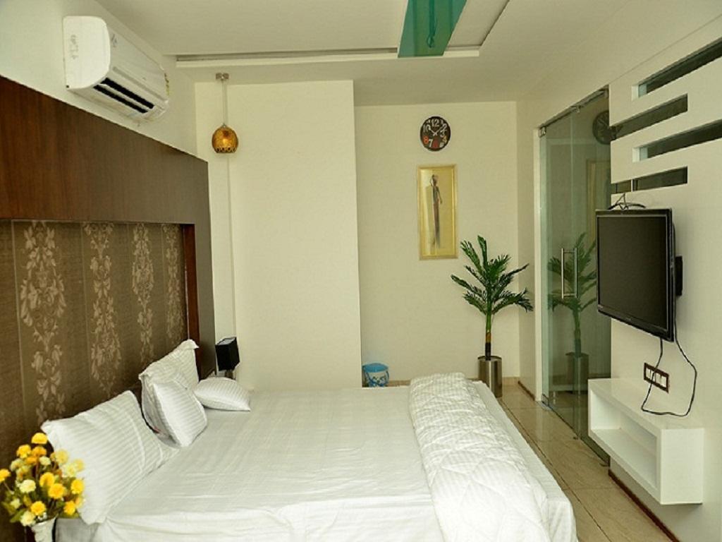 Hotel The Grand Parshwanath Sankeshvar Экстерьер фото