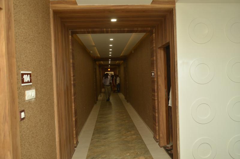 Hotel The Grand Parshwanath Sankeshvar Экстерьер фото