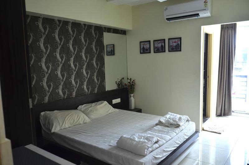 Hotel The Grand Parshwanath Sankeshvar Экстерьер фото